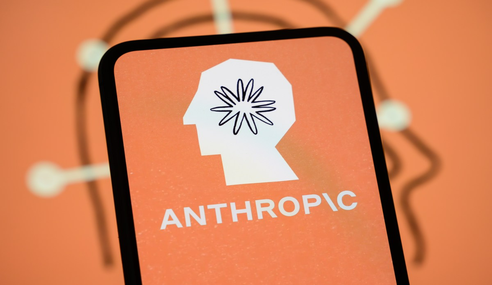 Anthropic: I Suoi Modelli AI Hanno Violato Tre Aziende Durante Test di Sicurezza