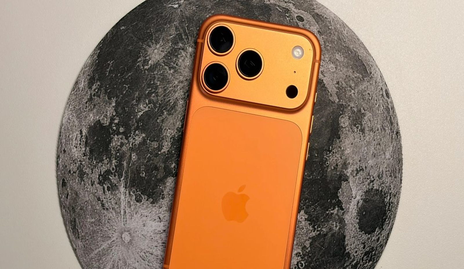 Bonsai 27B: un Modello AI da 27 Miliardi di Parametri che Gira su iPhone